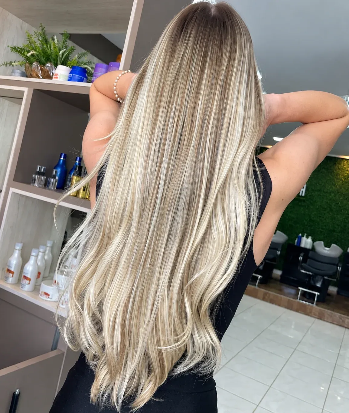 Loiro perolado com mechas finas